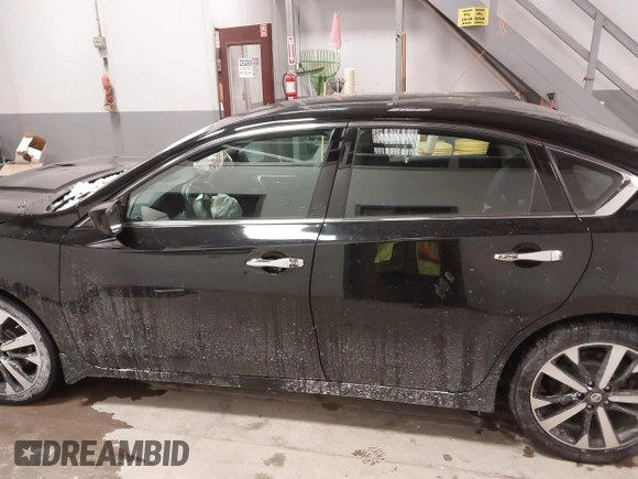 2018 Nissan Altima 2.5 S with VIN 1N4AL3APXJC109001, listed as a IAAI auction lot 41589129 with 51,036 mi miles. Bid and sale history available at carsss.com. Image 14.
