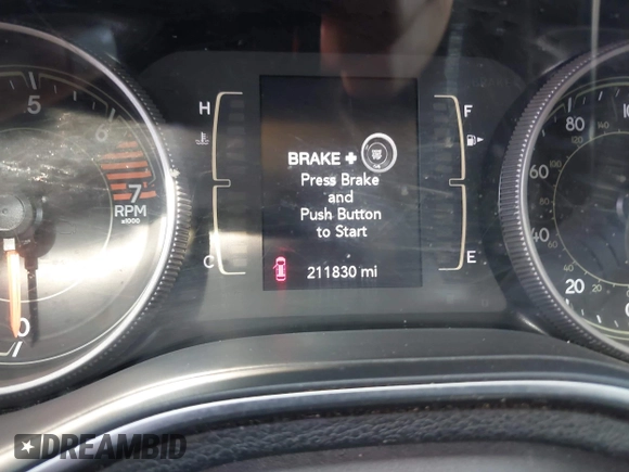 2019 Jeep Cherokee Latitude Plus z VIN 1C4PJLLB5KD184826, wystawiony jako IAAI lot #42321549 z przebiegiem 211 830 mil mil oraz . Historia ofert i sprzedaży dostępna na DreamBid. Obrazek 7.
