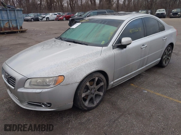 2010 Volvo S80 I6 Turbo with VIN YV1992AHXA1129771, listed as a IAAI auction lot 41526677 with 236,774 mi miles. Bid and sale history available at carsss.com. Image 2.