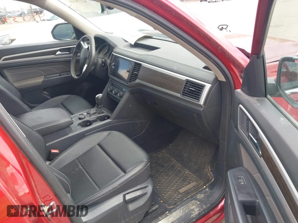 2021 Volkswagen Atlas SE z VIN 1V2HR2CAXMC574861, wystawiony jako IAAI lot #42139105 z przebiegiem 61 098 mil mil oraz . Historia ofert i sprzedaży dostępna na DreamBid. Obrazek 5.