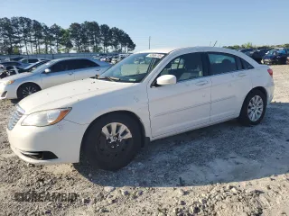 2013 Chrysler 200 LX with VIN 1C3CCBAB3DN604588, listed as a Copart auction lot 53066755 with 248,672 mi miles and Salvage Title. Bid and sale history available at DreamBid. Image 1.