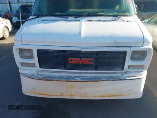1995 GMC Vandura z VIN 1GTEG25K5SF548518, wystawiony jako IAAI lot #40664471 z przebiegiem 157 506 mil mil oraz . Historia ofert i sprzedaży dostępna na DreamBid. Obrazek 6.