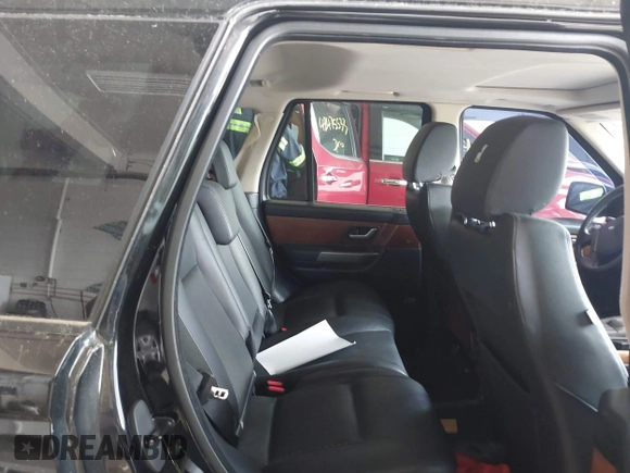2006 Land Rover Range Rover Sport SC z VIN SALSH23416A957857, wystawiony jako IAAI lot #42539049 z przebiegiem 150 842 mil mil oraz . Historia ofert i sprzedaży dostępna na DreamBid. Obrazek 8.
