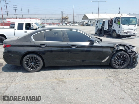 2021 BMW 5 Series 530i z VIN WBA53BH01MCF65097, wystawiony jako IAAI lot #42783119 z przebiegiem 91 829 mil mil oraz . Historia ofert i sprzedaży dostępna na DreamBid. Obrazek 14.