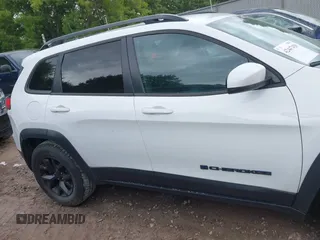 2019 Jeep Cherokee Latitude с VIN 1C4PJMCX9KD476710, выставлен на аукционе IAAI как лот 42447430 с пробегом 136 452 миль миль и . История ставок и продаж доступна на DreamBid. Изображение 13.