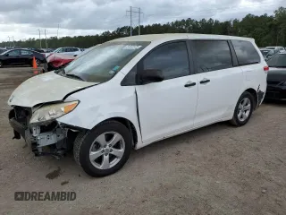 2013 Toyota Sienna L z VIN 5TDZK3DC1DS401471, wystawiony jako Copart lot #51302975 z przebiegiem 108 659 mil mil oraz Szkoda całkowita • Salvage title. Historia ofert i sprzedaży dostępna na DreamBid. Obrazek 1.