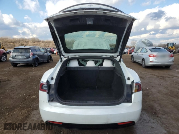 2017 Tesla Model S 100D с VIN 5YJSA1E26HF212985, выставлен на аукционе Copart как лот 46702705 с пробегом 58 179 миль миль и Списание • Salvage title. История ставок и продаж доступна на DreamBid. Изображение 6.