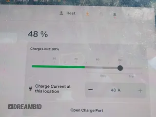 2022 Tesla Model 3 Long Range z VIN 5YJ3E1EB2NF203477, wystawiony jako IAAI lot #42037932 z przebiegiem 56 509 mil mil oraz . Historia ofert i sprzedaży dostępna na DreamBid. Obrazek 17.