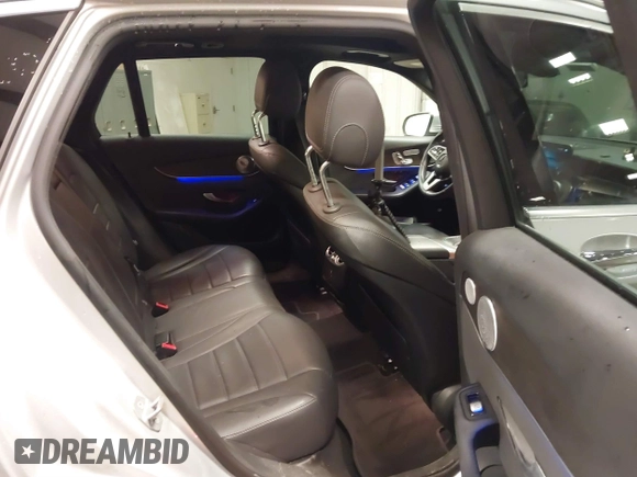 2020 Mercedes-Benz GLC 300 z VIN WDC0G8EB9LF686846, wystawiony jako IAAI lot #41371940 z przebiegiem 64 188 mil mil oraz . Historia ofert i sprzedaży dostępna na DreamBid. Obrazek 8.