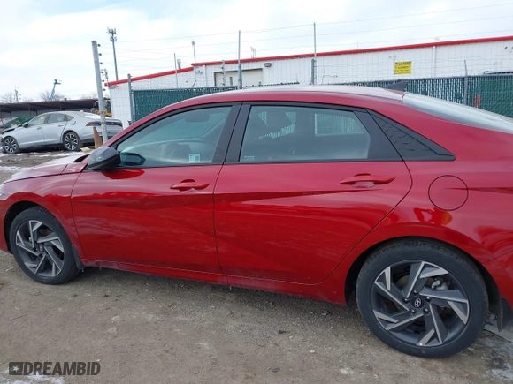 2025 Hyundai Elantra SEL Sport with VIN KMHLM4DG4SU880790, listed as a IAAI auction lot 41391091 with 2,041 mi miles. Bid and sale history available at carsss.com. Image 14.