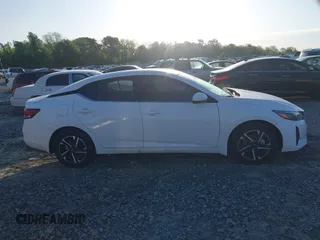 2025 Nissan Sentra SV z VIN 3N1AB8CVXSY205535, wystawiony jako IAAI lot #42012313 z przebiegiem 5460 mil mil oraz . Historia ofert i sprzedaży dostępna na DreamBid. Obrazek 13.