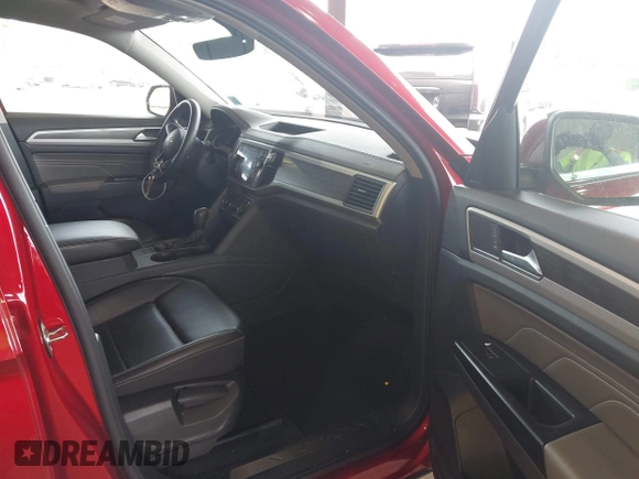 2021 Volkswagen Atlas SE with VIN 1V2KR2CA3MC559155, listed as a IAAI auction lot 42161105 with 35,039 mi miles and . Bid and sale history available at DreamBid. Image 5.