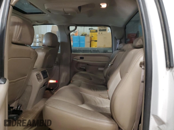 2005 GMC Sierra Denali z VIN 2GTEK63N851345265, wystawiony jako Copart lot #54933125 z przebiegiem 276 871 mil mil oraz Nie do naprawy. Historia ofert i sprzedaży dostępna na DreamBid. Obrazek 10.