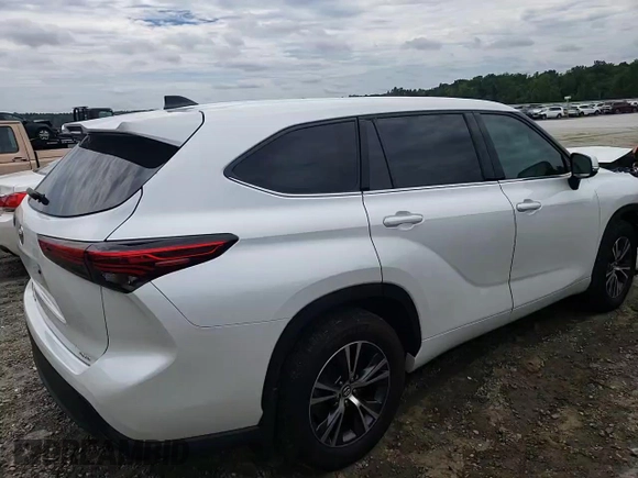 2022 Toyota Highlander L z VIN 5TDCZRBH1NS216485, wystawiony jako Copart lot #64766914 z przebiegiem 33 579 mil mil oraz Szkoda całkowita • Salvage title. Historia ofert i sprzedaży dostępna na DreamBid. Obrazek 10.