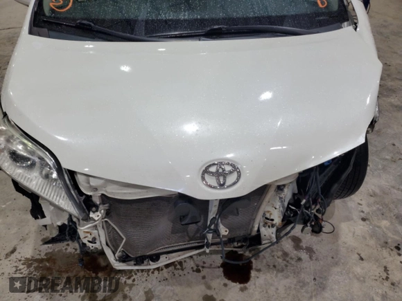 2014 Toyota Sienna Limited z VIN 5TDDK3DC1ES086604, wystawiony jako Copart lot #57044175 z przebiegiem 152 326 mil mil oraz Nie do naprawy • Non repairable. Historia ofert i sprzedaży dostępna na DreamBid. Obrazek 12.