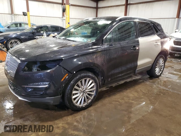 2019 Lincoln MKC Standard with VIN 5LMCJ1D96KUL47622, listed as a Copart auction lot 88429405 with 103,810 mi miles and Salvage Title. Bid and sale history available at carsss.com. Image 1.