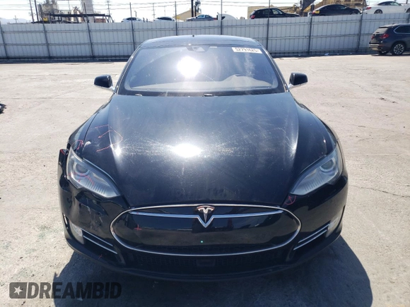2016 Tesla Model S 90D with VIN 5YJSA1E20GF123251, listed as a Copart auction lot 52791625 with 97,393 mi miles and Salvage Title. Bid and sale history available at DreamBid. Image 5.