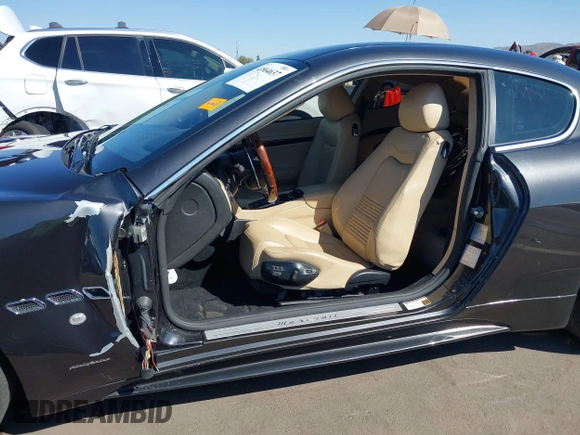 2009 Maserati GranTurismo с VIN ZAMHL45A390047969, выставлен на аукционе IAAI как лот 41864637 с пробегом 37 590 миль миль и . История ставок и продаж доступна на DreamBid. Изображение 6.