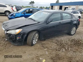 2012 Chrysler 200 Touring z VIN 1C3CCBBB1CN189719, wystawiony jako Copart lot #58545085 z przebiegiem 102 495 mil mil oraz Czysty tytuł • Clean title. Historia ofert i sprzedaży dostępna na DreamBid. Obrazek 1.