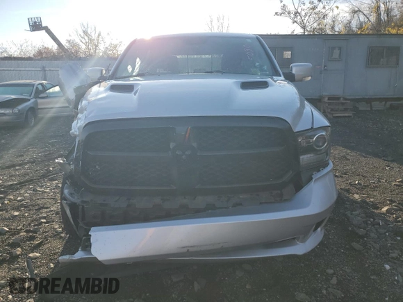 2018 Ram 1500 Sport z VIN 1C6RR7MT8JS125030, wystawiony jako Copart lot #82234574 z przebiegiem 125 504 mil mil oraz Szkoda całkowita • Salvage title. Historia ofert i sprzedaży dostępna na DreamBid. Obrazek 5.