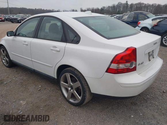 2006 Volvo S40 2.4L with VIN YV1MS390362201768, listed as a IAAI auction lot 41784027 with 224,794 mi miles. Bid and sale history available at carsss.com. Image 3.