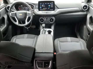 2023 Chevrolet Blazer LT z VIN 3GNKBCR48PS103722, wystawiony jako Copart lot #49377625 z przebiegiem 26 157 mil mil oraz Czysty tytuł • Clean title. Historia ofert i sprzedaży dostępna na DreamBid. Obrazek 8.