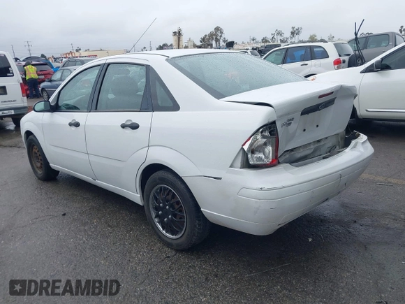 2007 Ford Focus S z VIN 1FAHP34N47W204433, wystawiony jako IAAI lot #41808035 z przebiegiem 168 756 mil mil oraz . Historia ofert i sprzedaży dostępna na DreamBid. Obrazek 3.
