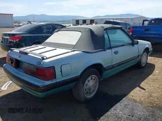 1989 Ford Mustang with VIN 1FABP44A9KF162813, listed as a IAAI auction lot 42194217 with 56,132 mi miles and . Bid and sale history available at DreamBid. Image 4.