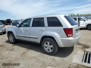 2007 Jeep Grand Cherokee Laredo with VIN 1J8GR48K27C681832, listed as a Copart auction lot 54306725 with 230,673 mi miles and Clean Title. Bid and sale history available at carsss.com. Image 2.
