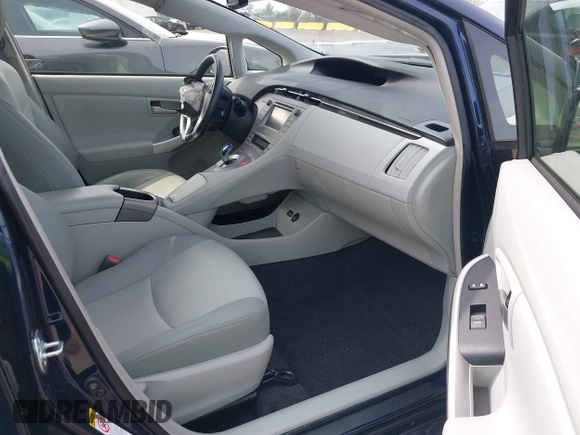 2015 Toyota Prius Four with VIN JTDKN3DU1F0423929, listed as a IAAI auction lot 41982427 with 43,882 mi miles. Bid and sale history available at carsss.com. Image 5.