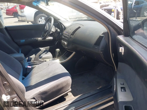 2005 Nissan Altima SL z VIN 1N4AL11D35N470087, wystawiony jako IAAI lot #42073222 z przebiegiem 167 561 mil mil oraz . Historia ofert i sprzedaży dostępna na DreamBid. Obrazek 5.