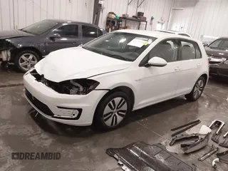 2019 Volkswagen Golf SE z VIN WVWKR7AU2KW907826, wystawiony jako IAAI lot #42030754 z przebiegiem 34 608 mil mil oraz . Historia ofert i sprzedaży dostępna na DreamBid. Obrazek 25.