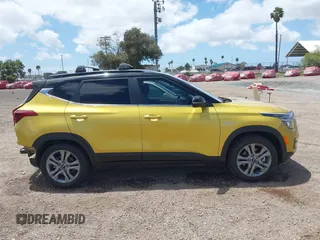 2022 Kia Seltos S z VIN KNDEUCAA4N7237298, wystawiony jako IAAI lot #42243590 z przebiegiem 49 246 mil mil oraz . Historia ofert i sprzedaży dostępna na DreamBid. Obrazek 13.