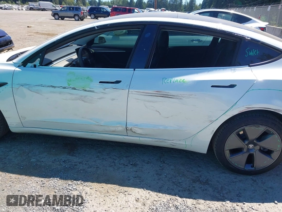 2023 Tesla Model 3 z VIN 5YJ3E1EA7PF611306, wystawiony jako IAAI lot #42826820 z przebiegiem 24 422 mil mil oraz . Historia ofert i sprzedaży dostępna na DreamBid. Obrazek 6.