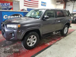 2018 Toyota 4Runner SR5 z VIN JTEBU5JR4J5579811, wystawiony jako Copart lot #55850815 z przebiegiem 107 721 mil mil oraz Szkoda całkowita • Salvage title. Historia ofert i sprzedaży dostępna na DreamBid. Obrazek 1.