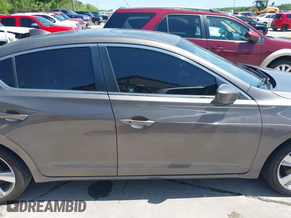 2013 Acura ILX Premium Pkg with VIN 19VDE1F55DE006393, listed as a IAAI auction lot 42001406 with 117,105 mi miles. Bid and sale history available at carsss.com. Image 13.