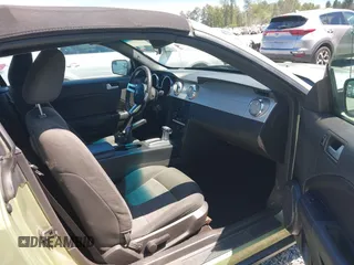 2005 Ford Mustang Deluxe with VIN 1ZVFT84N755254849, listed as a IAAI auction lot 42544077 with 276,391 mi miles and . Bid and sale history available at DreamBid. Image 5.