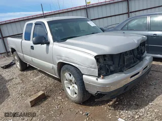 2006 Chevrolet Silverado 1500 LS with VIN 1GCEC19V16Z233584, listed as a IAAI auction lot 41664131 with 316,943 mi miles. Bid and sale history available at carsss.com. Image 1.