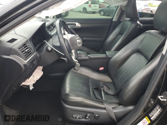 2013 Lexus CT 200h z VIN JTHKD5BH2D2124504, wystawiony jako Copart lot #52813895 z przebiegiem 116 394 mil mil oraz Szkoda całkowita • Salvage title. Historia ofert i sprzedaży dostępna na DreamBid. Obrazek 7.