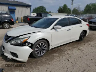 2016 Nissan Altima SV with VIN 1N4AL3AP0GC267131, listed as a Copart auction lot 53040465 with 122,308 mi miles and Salvage Title. Bid and sale history available at carsss.com. Image 1.