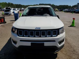 2020 Jeep Compass Latitude with VIN 3C4NJDBB0LT228984, listed as a Copart auction lot 53092445 with 24,624 mi miles and Salvage title. Bid and sale history available at DreamBid. Image 5.