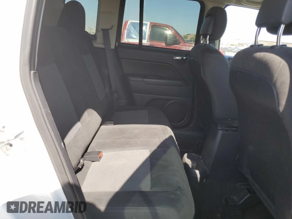2016 Jeep Compass Sport z VIN 1C4NJCBA9GD568342, wystawiony jako Copart lot #61505995 z przebiegiem 133 368 mil mil oraz Szkoda całkowita • Salvage title. Historia ofert i sprzedaży dostępna na DreamBid. Obrazek 11.