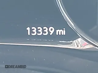 2023 GMC Acadia SLT z VIN 1GKKNML49PZ252503, wystawiony jako IAAI lot #42040153 z przebiegiem 13 339 mil mil oraz . Historia ofert i sprzedaży dostępna na DreamBid. Obrazek 14.