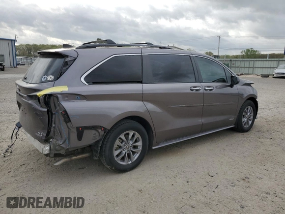 2021 Toyota Sienna XLE with VIN 5TDYRKEC3MS065158, listed as a Copart auction lot 51608655 with 67,412 mi miles and Clean Title. Bid and sale history available at DreamBid. Image 3.