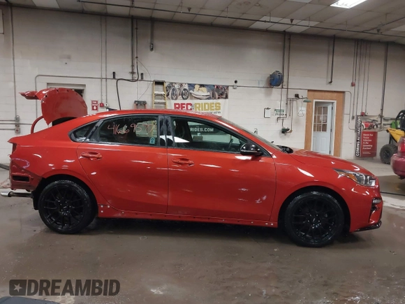 2020 Kia Forte GT-Line with VIN 3KPF34AD1LE239613, listed as a IAAI auction lot 41619577 with 80,480 mi miles. Bid and sale history available at carsss.com. Image 14.