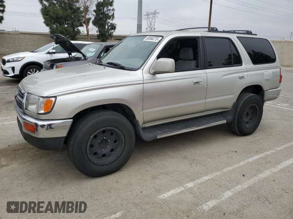 1999 Toyota 4Runner SR5 z VIN JT3GN86R1X0114530, wystawiony jako Copart lot #50566275 z przebiegiem Nie podano mil oraz Czysty tytuł • Clean title. Historia ofert i sprzedaży dostępna na DreamBid. Obrazek 1.