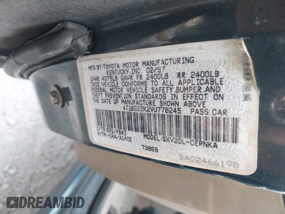 1997 Toyota Camry LE z VIN 4T1BG22K2VU778245, wystawiony jako IAAI lot #42145592 z przebiegiem 276 611 mil mil oraz . Historia ofert i sprzedaży dostępna na DreamBid. Obrazek 9.