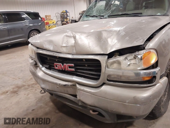 2000 GMC Yukon XL SLT with VIN 3GKFK16T7YG201904, listed as a IAAI auction lot 41704897 with 1 mi miles. Bid and sale history available at carsss.com. Image 6.
