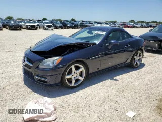 2016 Mercedes-Benz SLK 300 z VIN WDDPK3JA8GF122653, wystawiony jako Copart lot #54557764 z przebiegiem Nie podano mil oraz . Historia ofert i sprzedaży dostępna na DreamBid. Obrazek 1.