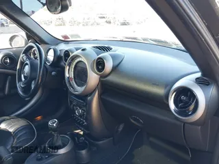 2012 MINI Countryman S with VIN WMWZC3C52CWM27234, listed as a IAAI auction lot 39264317 with 177,398 mi miles and . Bid and sale history available at DreamBid. Image 5.
